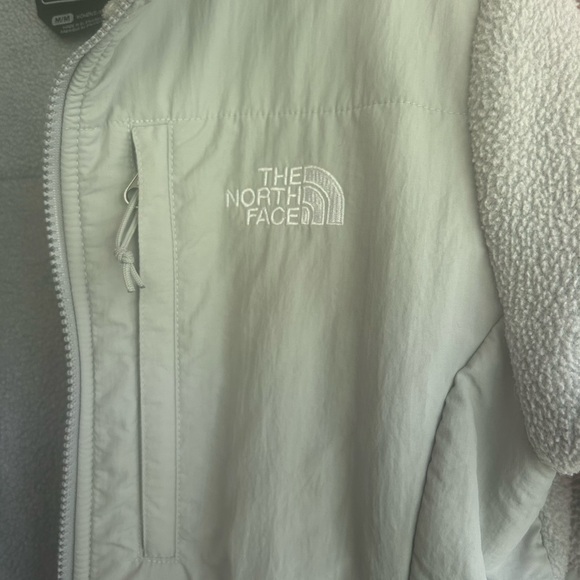 Light Gray North Face Denali jacket - Picture 5 of 5